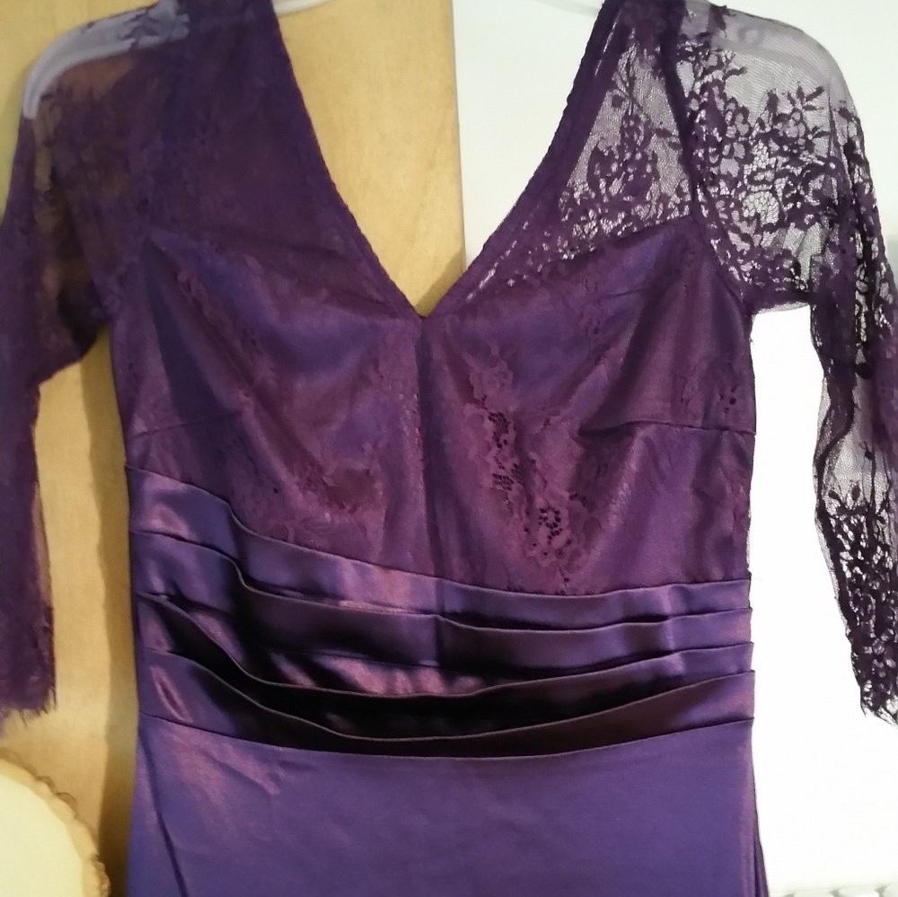 Dress - Picture 3 of 3